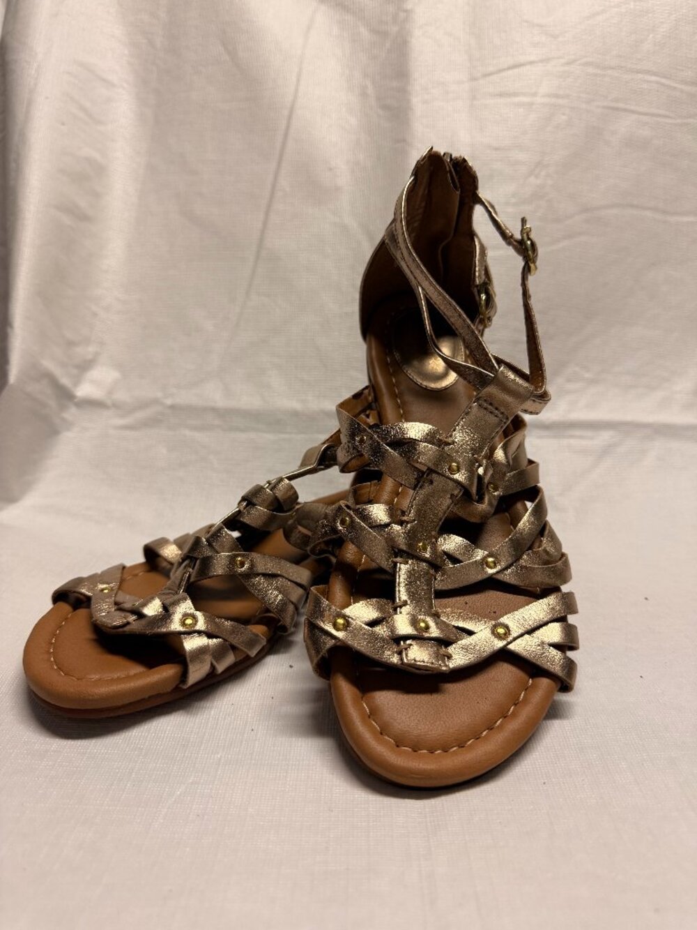 Clarks Artisan Viveca Rome Metallic Gold Leather Gladiator Sandals size 6.5